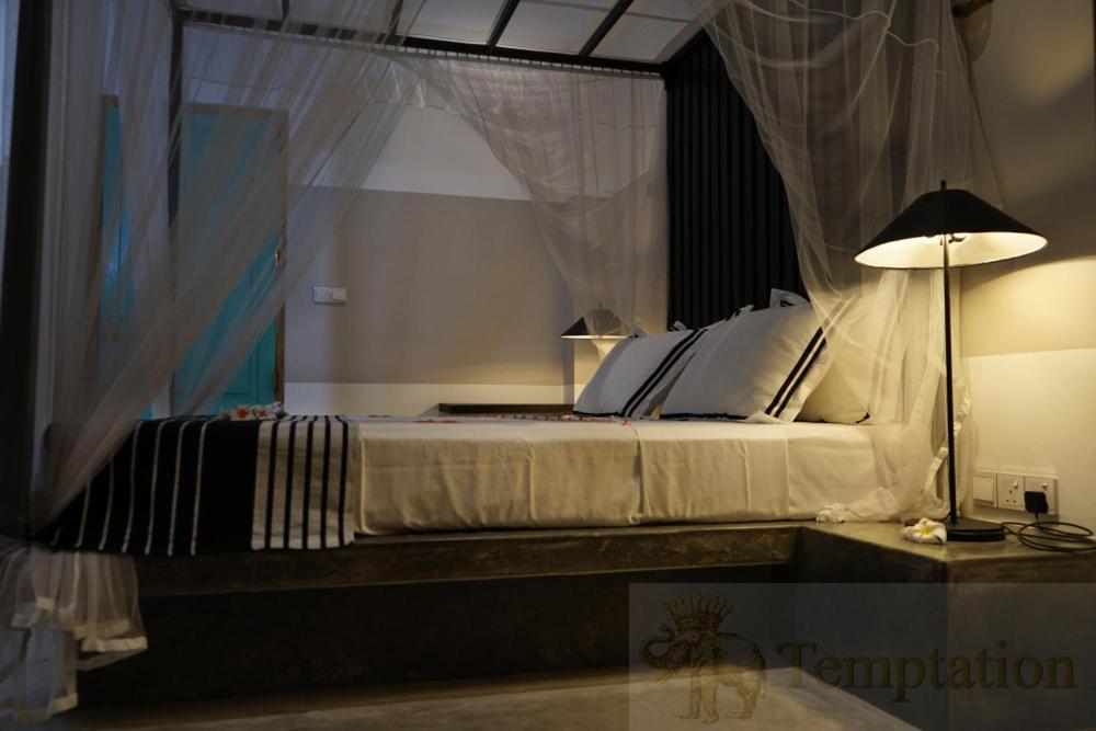 Temptation Hotell Hikkaduwa Exteriör bild
